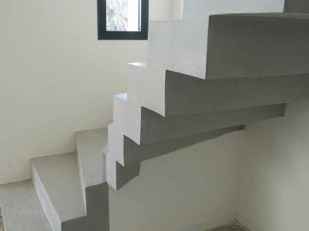 Création d'escalier en béton dans la Drôme
